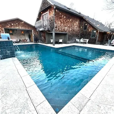 Paradise On Penn With Pool & Hot Tub Near Downtown
